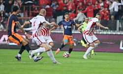 Başakşehir İkinci Yarıda Açıldı! Deplasmanda Samsunspor'u Geçti!