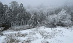 Balıkesir’in Zirvesinde Kış Masalı! Sındırgı Ulus Dağı’ndan İlk Görüntüler Geldi: Kar Yağışı Sürecek mi?