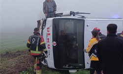 Okul servisi yolda devrildi! Yaralı öğrenciler tedavi altına alındı