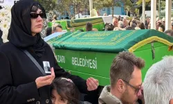 Burcu Özberk’in Büyük Acısı! Dedesini Son Yolculuğuna Uğurladı!