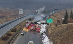 Gaziantep’te Otoyolda Zincirleme Kaza! 3 TIR Çarpıştı, Araçlar Alev Aldı