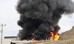 Son Dakika! Kırıkkale OSB'de Bahadır Kimya Fabrikasında Feci Yangın! Gökyüzü Siyaha Büründü!