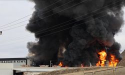 Kırıkkale’de Kimya Fabrikasında Büyük Yangın! Gökyüzünü Siyah Duman Kapladı