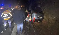 Edremit'te Feci Kaza! Takla Atan Araçtan Sağ Çıktılar!