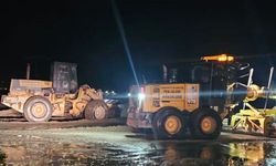 Burhaniye’de Yoğun Yağış Sonrası Belediye Ekipleri Sahada