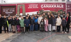 Çanakkale Savaşları Mobil Müzesi Sındırgı’da Öğrencilerle Buluştu