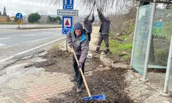 Dursunbey’de Park ve Yeşil Alanlarda Çevre Düzenleme Çalışmaları Sürüyor