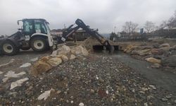 Edremit’te Yağış Öncesi Mazgal ve Dere Ağızları Kontrol Edildi