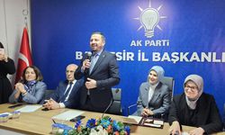 AK Parti İl Başkanı Mehmet Aydemir CHP'li Büyükşehir Belediyesi'ni topa tuttu!