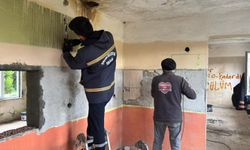 Sındırgı’da Deprem Hasarlı Yapılarda Onarım Çalışmaları Sürüyor