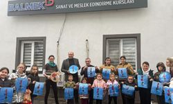 Manyas’ta Çocuklar Sanatla Buluştu: Başkan Ahmet Duru da Fırça Aldı