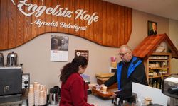 Birlik Ortopedik Engelliler Derneği’nden Ayvalık’ta Engelsiz Kafe’ye Anlamlı Ziyaret