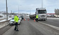 Sivas–Kayseri Kara Yolu Tipi Nedeniyle Ulaşıma Kapandı