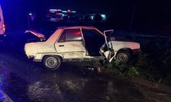 Manisa’da Tır ile Otomobil Çarpıştı: 2’si Çocuk 3 Yaralı