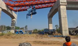 Son Dakika! Tayland'da Can Pazarı 22 Kişi Hayatını Kaybetti! Yüksek Hızlı Tren Projesinde Dev Vinç Faciası!