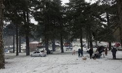 Edremit Körfezi Kazdağları’na Akın Etti! Hanlar Mevkisinde Kar Festivali Havası!