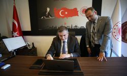 Balıkesir Başsavcısı Akın'dan "Yılın Kareleri" Mesaisi! Gazze'den Mavi Vatan'a İşte Tercih Ettiği O Fotoğraflar