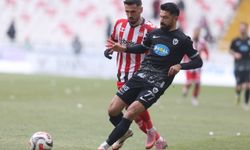 Sivasspor İlk Yarıyı Amed SK Önünde 1-0 Önde Kapattı