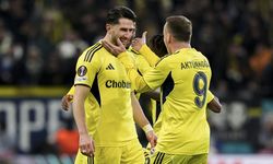 Fenerbahçe Romanya'da Devreyi Önde Kapattı! İsmail Yüksek Uçuşa Geçti: FCSB 0-1 Fenerbahçe!