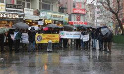 Sağanak Yağış da Durduramadı: Emekliler TÜİK Önünde Zamları Protesto Etti