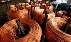 Bakırda Çin Freni! Fiyatlar Bugün Geri Çekildi Ama Aylık Tablo Hala Güçlü: Emtia Piyasasında Neler Oluyor?