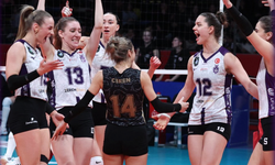 Ankara’da 5 Setlik Voleybol Şöleni! Zeren Spor, THY’yi Başa Baş Geçen Maçta 3-2 Devirdi