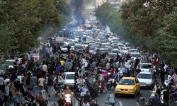 İran'da Neler Oluyor? İran Protestoları Neden Çıktı? | Hamaney İran'dan Gitti mi?