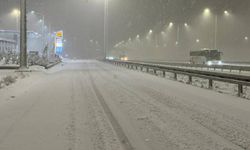 İstanbul Beyaza Büründü! İstanbul'da Bazı İlçelerde Kar Yağışı Etkili Olmaya Başladı!