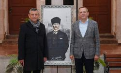 Ayvalık’ta Yeni Yıl Zirvesi: CHP Lideri Özel’den Başkan Ergin’e Tam Destek