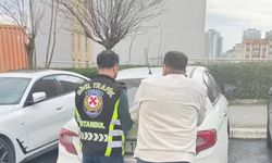 İstanbul’da Trafikte Dehşet Anları: Camı Kırarak Saldıran Şahıs Yakalandı