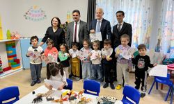 Rona Yırcalı’dan Akhisar’da Duygulandıran Ziyaret! Minik Ellerden Büyük Hediyeler