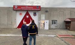 Kendisini Emniyet Müdürü gibi tanıttı, şantaj yaparken yakalandı