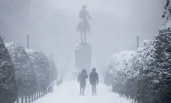 ABD’nin Doğu Kıyısında Rekor Kar Felaketi: 5.700’den Fazla Uçuş İptal Edildi