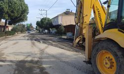 Manyas’ta Yol Çalışmaları Sürüyor: Kızıksa Mahallesi’nde Asfalt Mesaisi