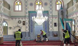 Burhaniye Belediyesi’nden Ramazan Ayı Öncesi Camilerde Kapsamlı Temizlik