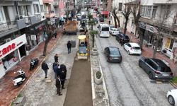 Gaziilyas Mahallesi Hürriyet Caddesi’nde Yol Tamirat Çalışmaları Sürüyor