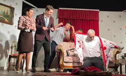 BBKT’den Sahneye Kahkaha Yağmuru: “Eyvah Yine Karıştı” Büyük Beğeni Topladı