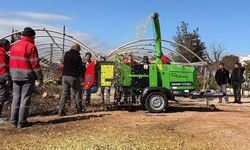 Bandırma Belediyesi Envanterini Güçlendirdi: Dal Öğütme Makinesi ve Elektrikli Kamyonet Hizmete Girdi