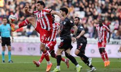 Sivasspor Evinde Takıldı! Direkten Dönen Top Maçın Kaderini Değiştirdi