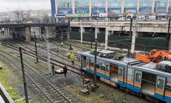 Esenler’de Metro Raydan Çıktı: Yolcular Tahliye Edildi