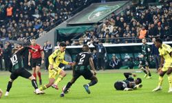 Fenerbahçe Kocaeli Deplasmanında İlk Yarıyı 1-0 Önde Kapattı!