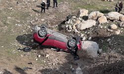 Şırnak'ta Korkunç Kaza! AraçŞarampole Devrildi: 19 Yaşındaki Sürücü İçin Kritik Bekleyiş!