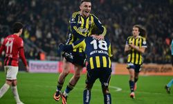 Kerem Aktürkoğlu Sahne Aldı! Fenerbahçe İlk Yarıyı 3-0 Önde Kapattı