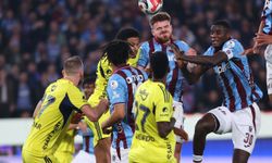 Dev Derbide Gol Yağmuru! İlk Yarı: 4 Gol, 4 Sarı Kart!