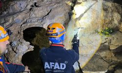 Selçuk'ta Mağarada Can Pazarı: 8 Saatlik Operasyonla Kurtarılan Genç Helikopterle Hastaneye Kaldırıldı