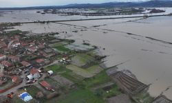 Edirne’de Nehirler Taştı, Kırmızı İkaz Verildi! Tunca ve Meriç Tarım Arazilerini Yuttu