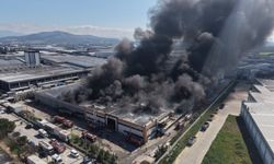 Akhisar OSB'de Yangın Paniği: Şekerleme Fabrikası Alevlere Teslim!