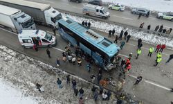 Erzurum’da Aynı Yolda İkinci Facia! Zincirleme Kazada 1 Ölü, 4 Yaralı