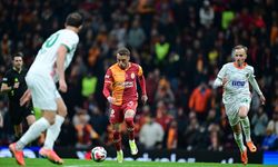 VAR İptal Etti, Sacha Boey Vazgeçmedi: Galatasaray Alanyaspor Karşısında Soyunma Odasına 1-0 Önde Girdi!