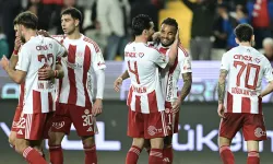 Antalyaspor, Samsunspor’u 3 Golle Geçerek Nefes Aldı